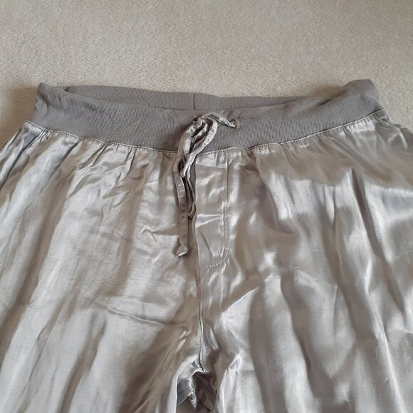 PJ Harlow Women's Size Large Dark Silver Jolie Capri Satin Pajama Pants - Picture 3 of 14